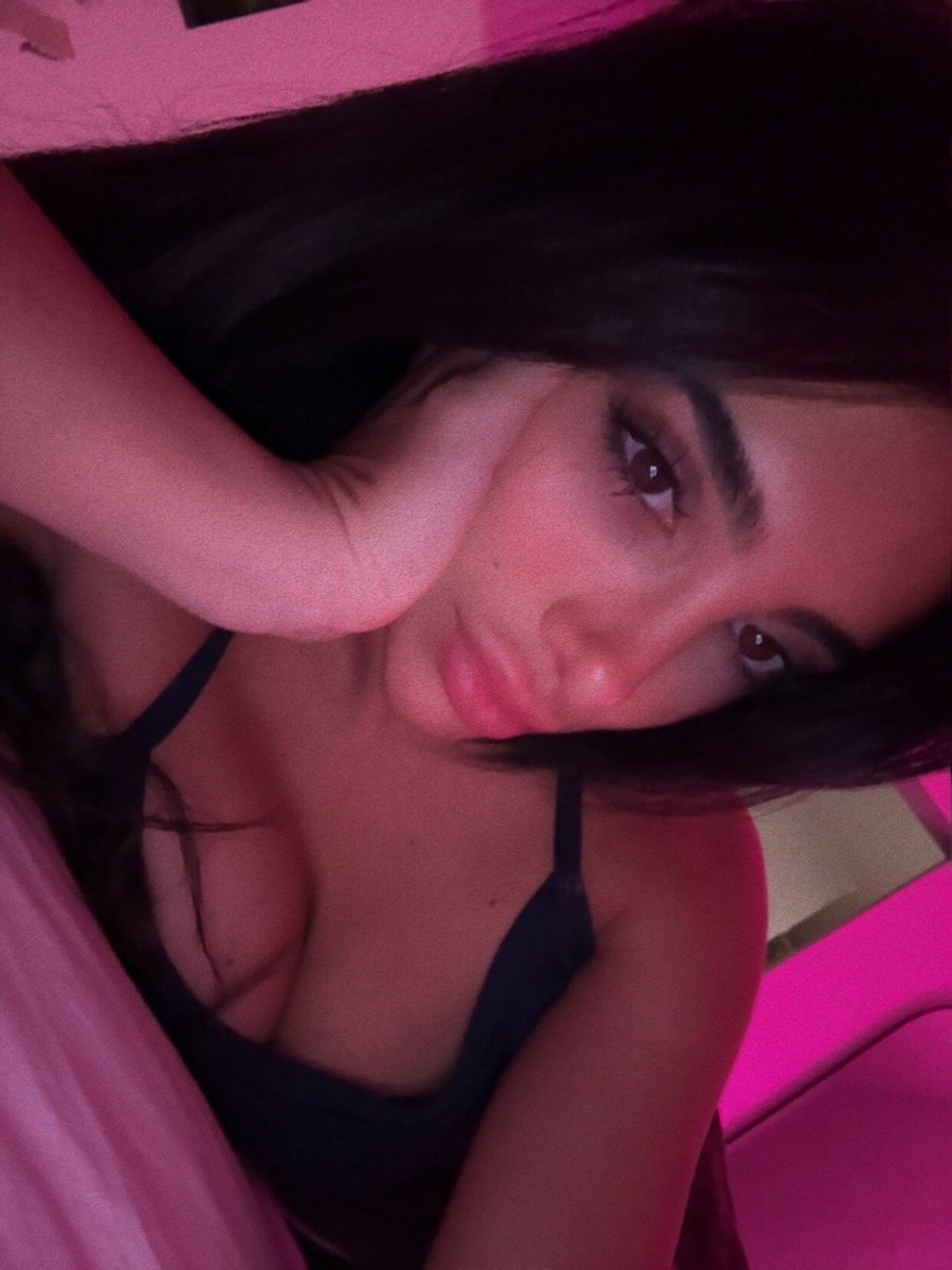 GooningParadis's tweet photo. Le week-end est le moment parfait pour goon n'est-ce pas ? 
Je vais vous rendre accro à ce plaisir si particulier et intense 🫦.
Vous masturber ne sera plus suffisant 🤭. 
Vous chercherez toujours plus de plaisir avec moi. Toujours plus longtemps jusqu'à devenir mien 😵‍💫🌀🏧. https://t.co/dUhBuuevZW