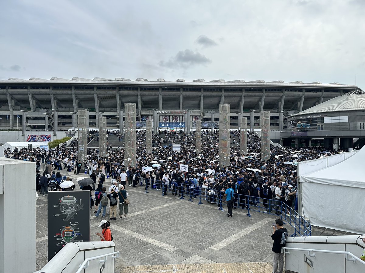 C_milk_'s tweet photo. 日産スタジアム着いたー！ https://t.co/9A4eQ6DFtV