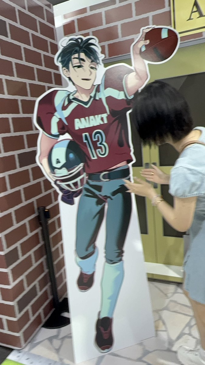 Ivantill7089's tweet photo. me trying to measure his size https://t.co/hPKnMIvqCa