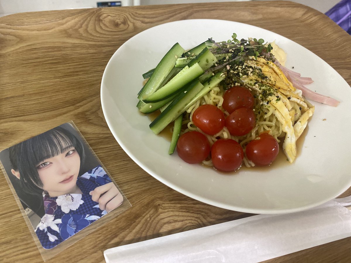 touituki's tweet photo. 兎ゐ月Openしました🐇🌕
16-21 ろん
16:30-21 りおん
本日21時closeです！
夏の麺フェア好評です🧊
日替わり定食はごろっと大きなチキンのカレー🍛🍗
沢山のご帰宅お待ちしてます！
#豊橋 #メイド　#コンカフェ　#浜松 https://t.co/XDKhUhCoZN
