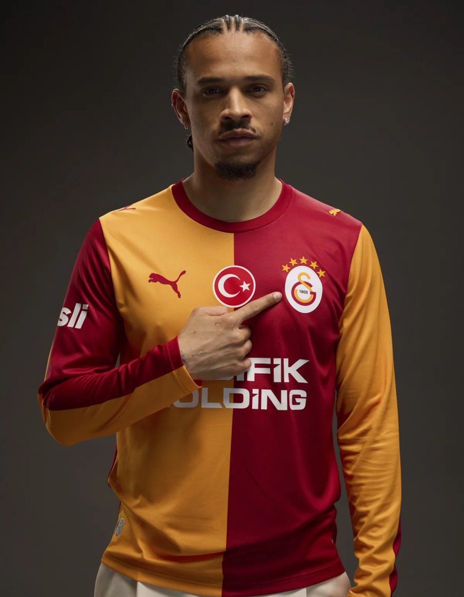 BaIkolik's tweet photo. Galatasaray yillar sonra sari tonunda degisiklige gitti, gercekten o iyi ki var ya https://t.co/OUeYwFnKLF