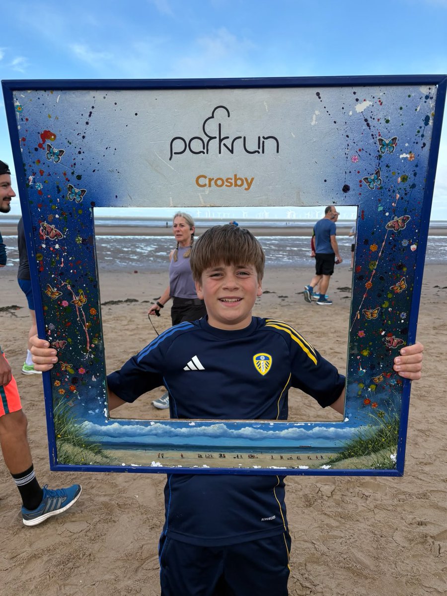 Jacob_The_Pilot's tweet photo. Early start this morning to head over Liverpool way to spread the @LUFC word in my training kit with some running on sand as I train for my pretty epic @RAFBF £100k fundraiser in October. #TeamJacob
#MOT #ALAW #WeAreLeeds 💙🤍💛 https://t.co/Q5MKYTxjfo