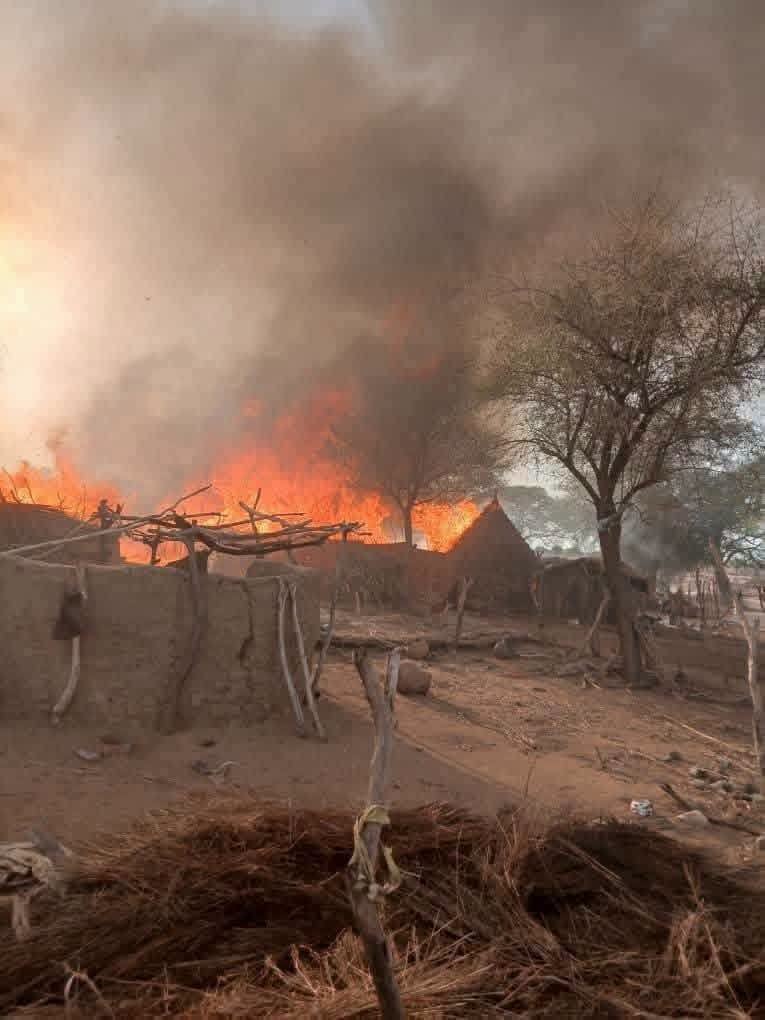 Tchad360_'s tweet photo. عاجل: حريق كبير يضرب قرية لوغا شرق تشاد

النيران أتت على عدد من المنازل في قرية لوغا التابعة لإيريف بإقليم وادي فيرا، وسط خسائر مادية دون تسجيل ضحايا بحسب المعلومات الأولية

#Tchad #Ouaddaï https://t.co/hqUebd00Br