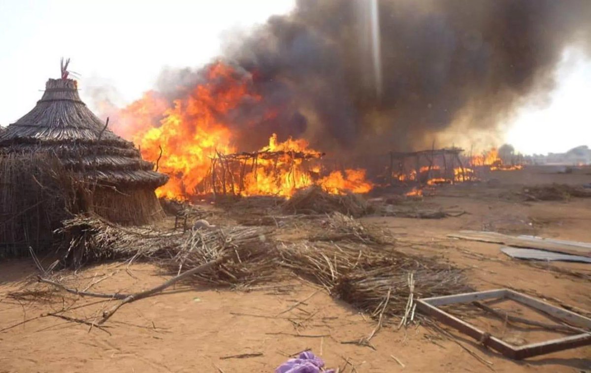 Tchad360_'s tweet photo. عاجل: حريق كبير يضرب قرية لوغا شرق تشاد

النيران أتت على عدد من المنازل في قرية لوغا التابعة لإيريف بإقليم وادي فيرا، وسط خسائر مادية دون تسجيل ضحايا بحسب المعلومات الأولية

#Tchad #Ouaddaï https://t.co/hqUebd00Br