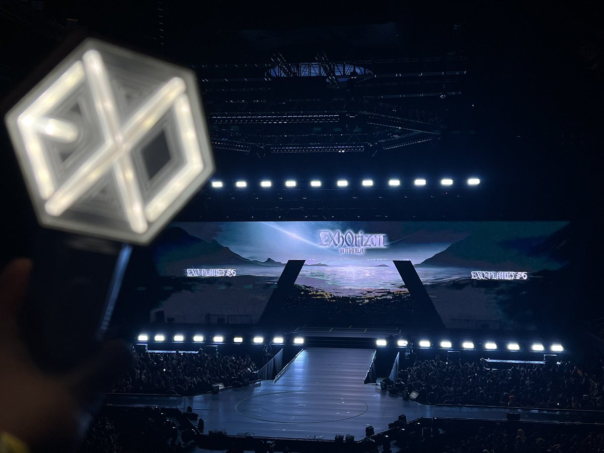 philconcerts's tweet photo. The Philippine concert stage is ready to welcome back EXO’s SUHO, D.O, CHANYEOL, KAI, and SEHUN tonight!

#EXhOrizoninMANILA @pulpliveworld https://t.co/Bm2mBybNA9