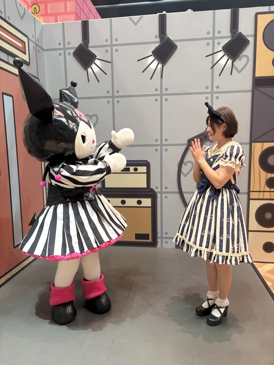 endless_riku's tweet photo. こんばんは！
昨日はまゆさんとピューロランドに行ってきました！
大好きなクロミちゃんに会えて幸せ💕
お洋服似てるって言ってもらえて嬉しかったです‼︎
フォトスポットやキャラクター、フード全てが可愛くて、数えきれないくらい可愛い！って言ってました🤭
#サンリオピューロランド https://t.co/LUhrygRJ8F