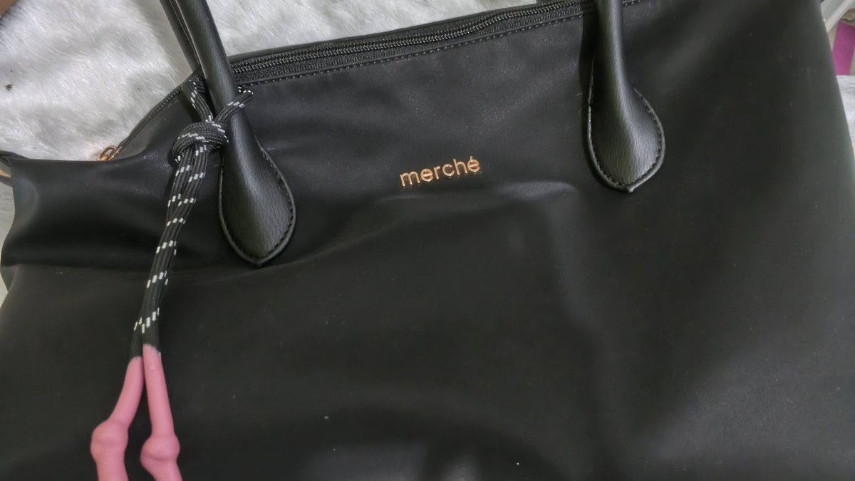 dazzglitch's tweet photo. wts merche alice warna hitam, baru dipake sekali jadi masih kayak baru. price 175k bisa oren juga.
#wts https://t.co/VfBUF6kyZ7