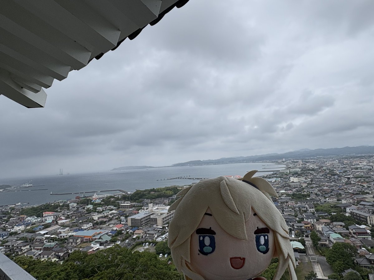 Ma_ASRO_cl's tweet photo. 今日は館山をゆーーったり観光してた〜

海の香りを感じながら沢山歩いた！　時折吹く風が気持ちよかったです
南総里見八犬伝……博物館でそのあらすじを知って、現代人感覚を持つ私でも面白そうだなと興味を惹かれた！　めちゃ長いお話だけど！ https://t.co/XUqkoDrqa2