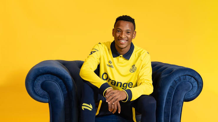 iamkoshiek's tweet photo. this is such a cool story... Union St Gilloise is one the most financially innovative clubs in modern football 🔥🔥

two years ago the club did something revolutionary, they raised €2.5m from fans at a 6% interest rate (crowd-lending)

fans could subscribe for as little as €100 & within 90 minutes they were fully subscribed!!

the fascinating part? this loan was actually secured against Bayern Leverkrusen's payment for Victor Boniface (who moved to Union)

essentially, this was fan funding backed by player collateral to secure attractive yields (4D chess)

the club then paid back the full amount to fans

today the Belgian league winners enjoy record breaking profits & sign stars like Rele Mofokeng
