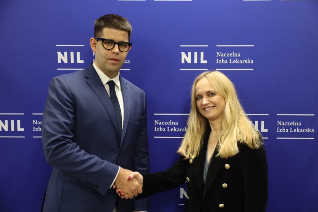 PiotrKusznieruk's tweet photo. W związku z przypadkami fałszowania przez lekarzy grafików dyżurów, co w efekcie zawyża liczbę przepracowanych i zapłaconych godzin pracy pytam: 
co zrobiła Naczelna Izba Lekarska aby ukrócić ten haniebny proceder i jakie kroki zamierza pan prezes NIL podjąć wobec tych osób które dopuściły się oszustwa i jak to wpływa na etykę zawodową