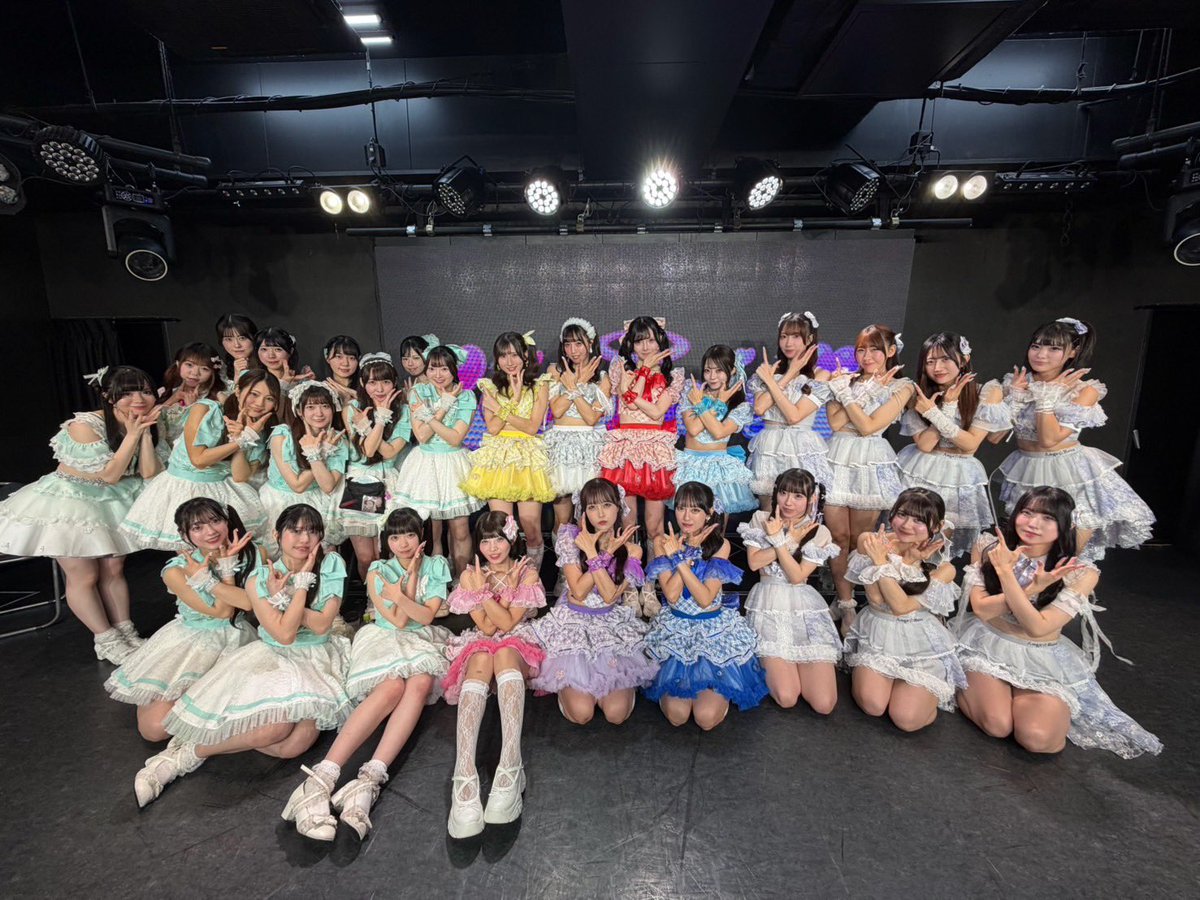 3rdD_angereve's tweet photo. らぶりーれーゔ

ありがとうございました👼
グループの垣根を超えた3shot楽しんでいただけましたか…？⭐️👼🍀

#あんじゅれセトリ
堕天使の心モヨヲ
セフィリア
リトルピ
恋愛⭐︎下克上！！

#あんじゅれ https://t.co/KOw8W1FTge