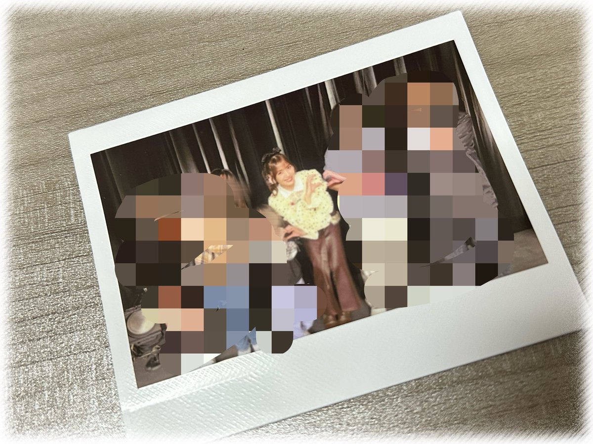 pg_mnyk's tweet photo. 私の宝物たち🥺🫧
ゆづのチェキは全部大切✨️
肩身離さず持ってる（♡）
一緒にゲームしたのも思い出🎈
DIVEのサインボールGet
できたのも思い出🐣⚾︎𓈒𓂂𓏸
 #市川優月 https://t.co/wGsgx748Uw