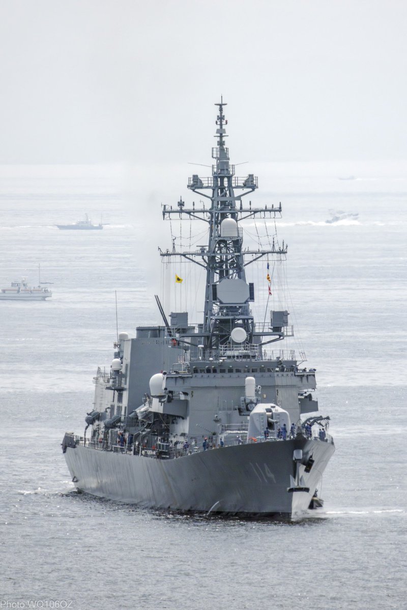 大湊地区隊所属のたかなみ型護衛艦すずなみ（JS Suzunami, DD-114）が