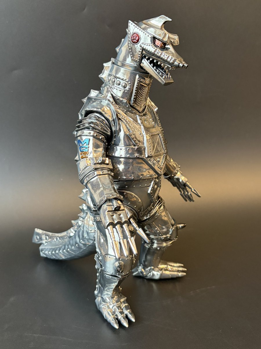 kemur6's tweet photo. ビリケン商会:メカゴジラ2タミヤミラーペイント仕上げ

完成！
ムビモンMG2のミラーペイント作例はこの本命を成功させるためのテストでした。完成して感無量です。あー楽しかった！ギラギラ感がとても気に入ってます。

リプ欄へ続く→ https://t.co/6vhg7N9MMH