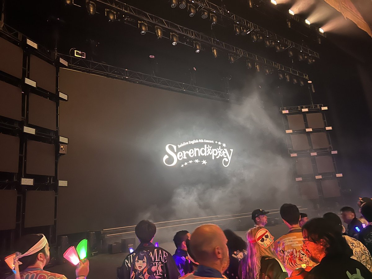 thecarnivorous's tweet photo. One time in a lifetime😭

#holoSerendipity https://t.co/k3Mll9TRyV