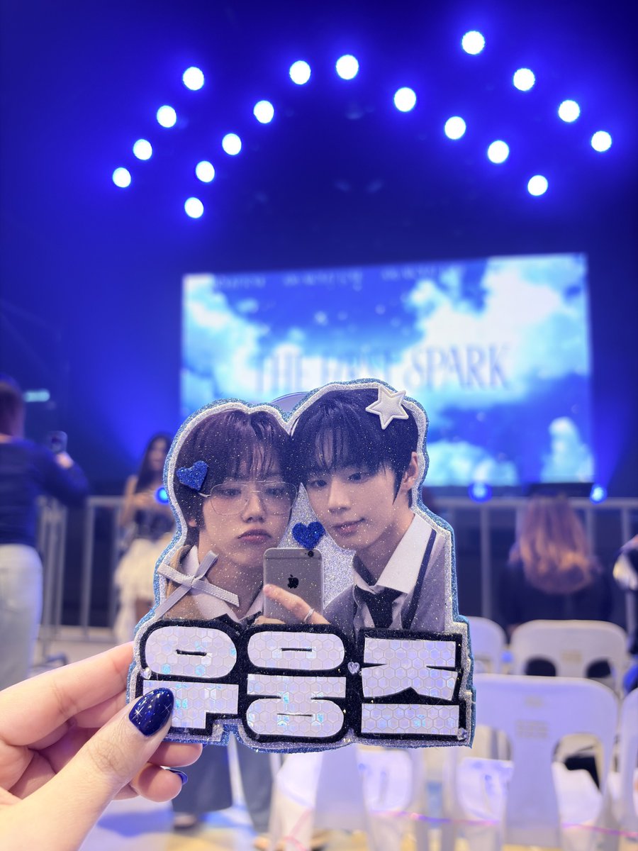 SizzlingSisiw's tweet photo. THE SPARK SHINES IN KUALA LUMPUR
#AHOF1stTOUR_KUALALUMPUR
#THE_FIRST_SPARK
#THE_FIRST_SPARK_IN_KUALALUMPUR
#AHOF #아홉 https://t.co/2RQwa4G5Om