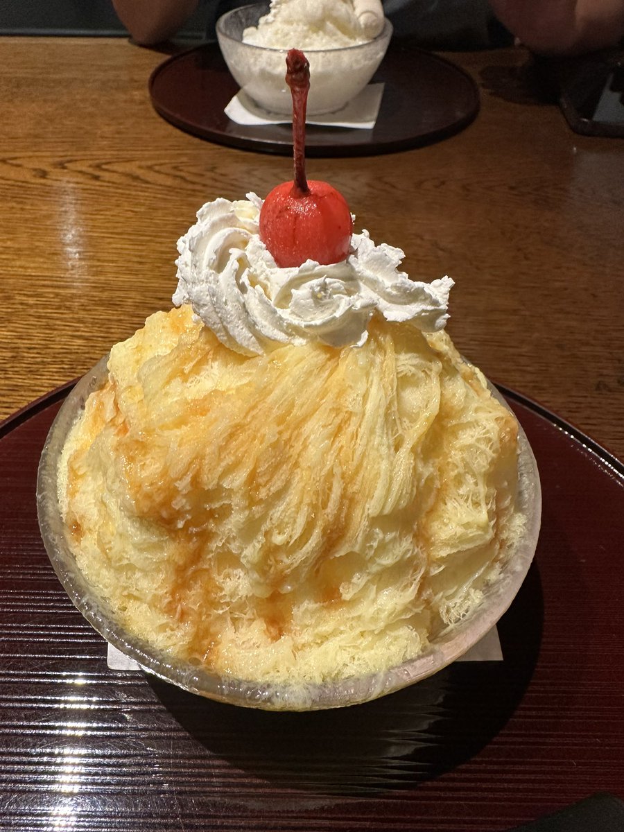 mayatanpo's tweet photo. かき氷と言うより、アイスに近いモッタリ感🍮
美味しかった〜😋 https://t.co/iwpUlbjwEE