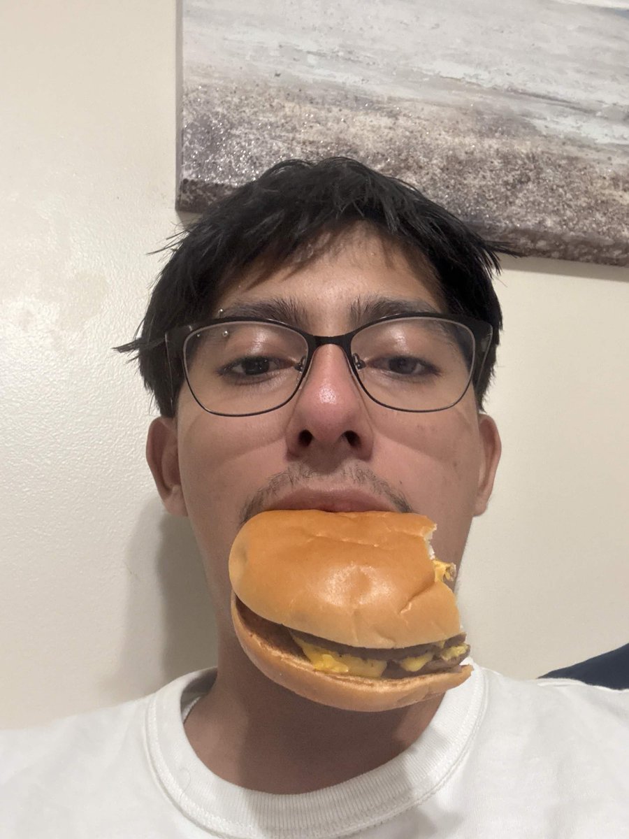 stevie tweet media