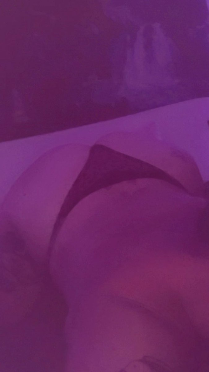 luvvvmia2's tweet photo. You already know why you’re here… 😈 If you’ve been thinking about subscribing, tonight’s the perfect time to give in. I promise you’ll leave wanting more. 🔥💋
#nsfw #twitter #onlyfans #x #nsfwtwtًً 

https://t.co/GbcF4q4mxZ https://t.co/FrsYzByKTw