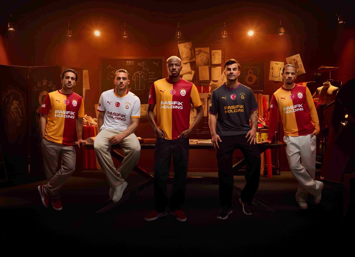 PesindeyizApp's tweet photo. Galatasaray'ın 2026-27 sezonu formaları, 6.249 TL ve 9.499 TL fiyat etiketleriyle satışa sunuldu. https://t.co/jO4eC5s0GL