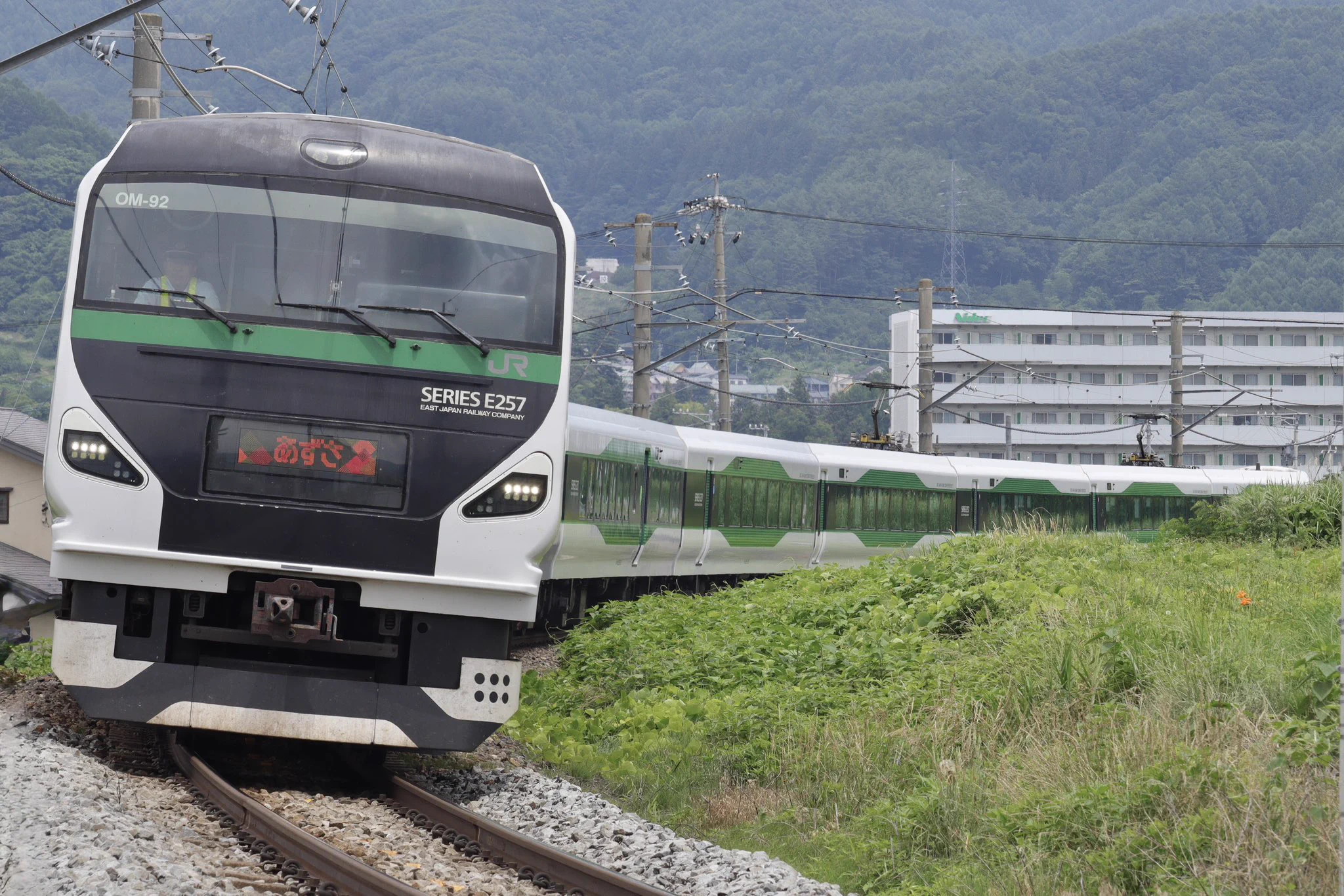 7年ぶり「諏訪しなの号」運行、信州の魅力をPR