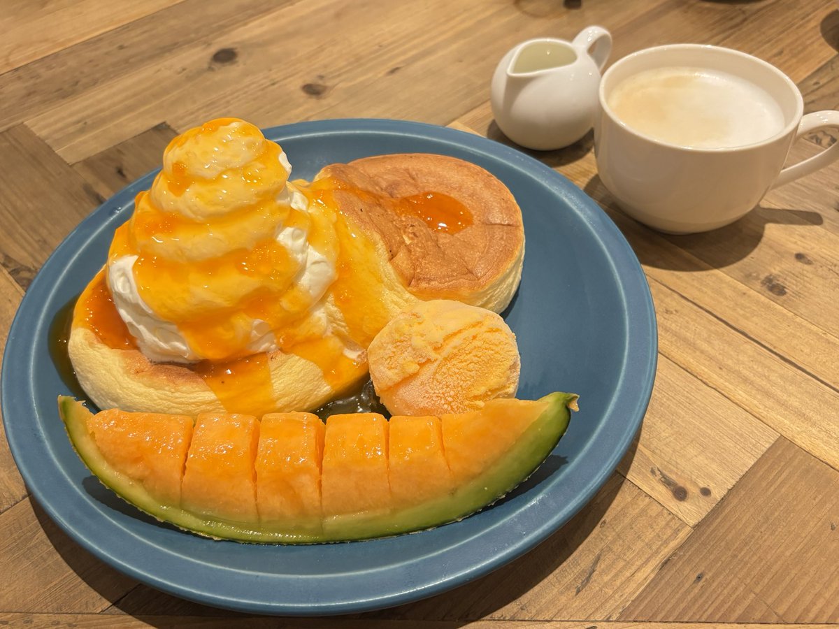 brex_028's tweet photo. 🍈🥞 https://t.co/Kcc30tjBwF
