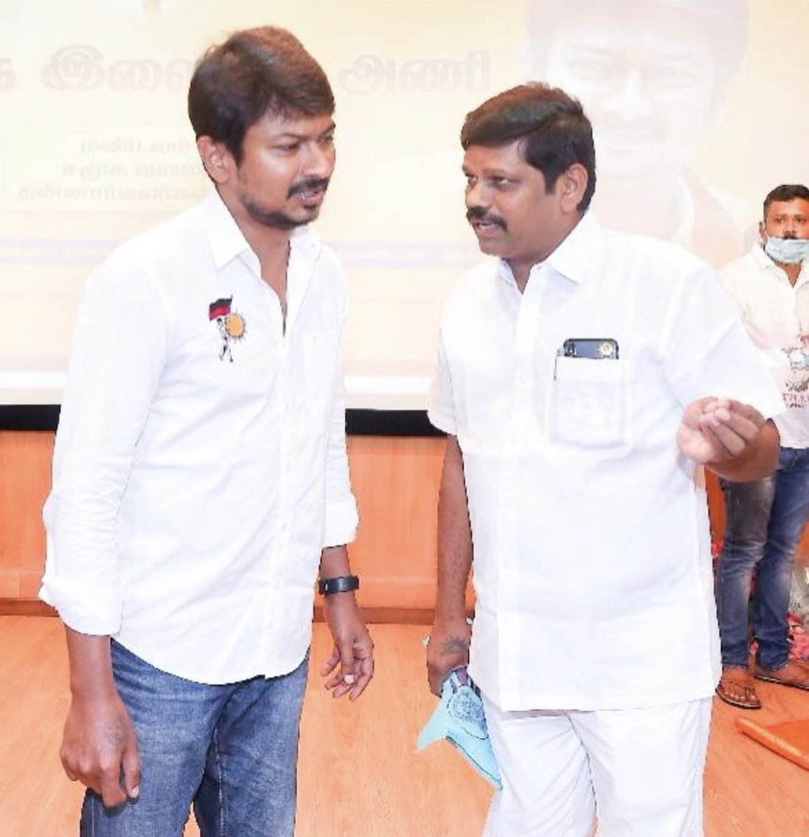 EverestNaresh's tweet photo. கழக இளைஞரணியை சீரோடும்,சிறப்போடும், செம்மையோடும் வழி நடத்தி இளைஞரணி செயலாளராக பொறுப்பேற்று எட்டாம் ஆண்டில் அடி எடுத்து  வைக்கும் ஈடு இணையில்லா ஒப்பற்ற தலைவர் ,மாண்புமிகு தமிழ்நாடு சட்டமன்ற எதிர்க்கட்சித் தலைவர்  இளந்தலைவர் அண்ணன் உதயநிதி ஸ்டாலின் அவர்களின் பணி சிறக்க வாழ்த்துக்கள்