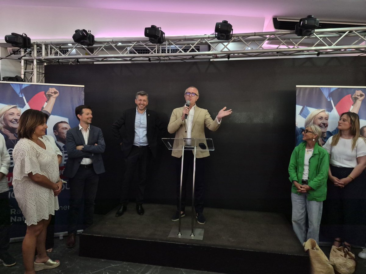 franckallisio's tweet photo. Un grand succès pour notre fête de l'été et l'accueil de Patrice Hubert, directeur général du @RNational_off !

Tous unis derrière Marine et Jordan, avec espoir et sérénité. https://t.co/JsJvVInIJV
