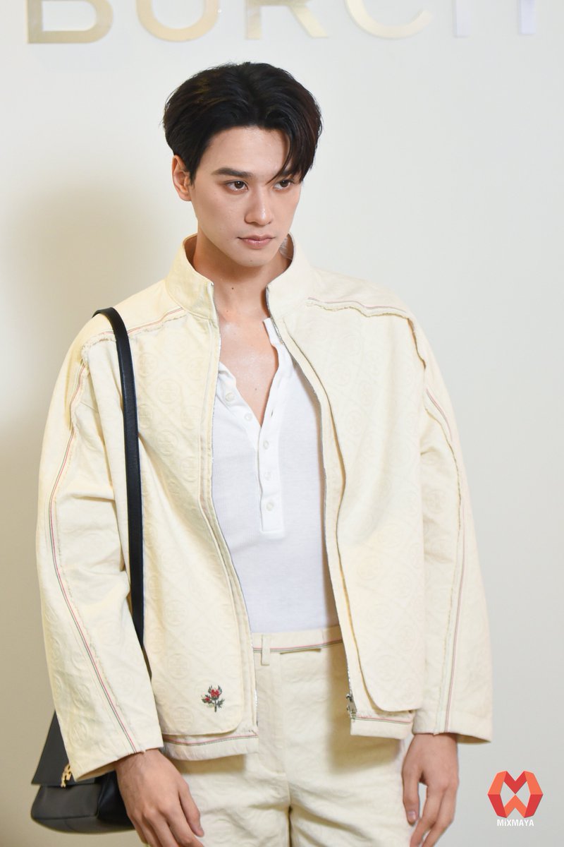 webmixmaya's tweet photo. "เก่ง หฤษฎ์" ระหว่างร่วมงานเปิดตัวบูติก Tory Burch คอนเซ็ปต์ใหม่แห่งแรกในเอเชียตะวันออกเฉียงใต้ ณ ICONSIAM

KENG TORY BURCH AT ICONSIAM

#ToryBurchxKengHarit
#ToryBurch #ToryBurchThailand #ToryBurchICONSIAM
#ICONSIAM #KengHarit https://t.co/fZXWoSpKdi