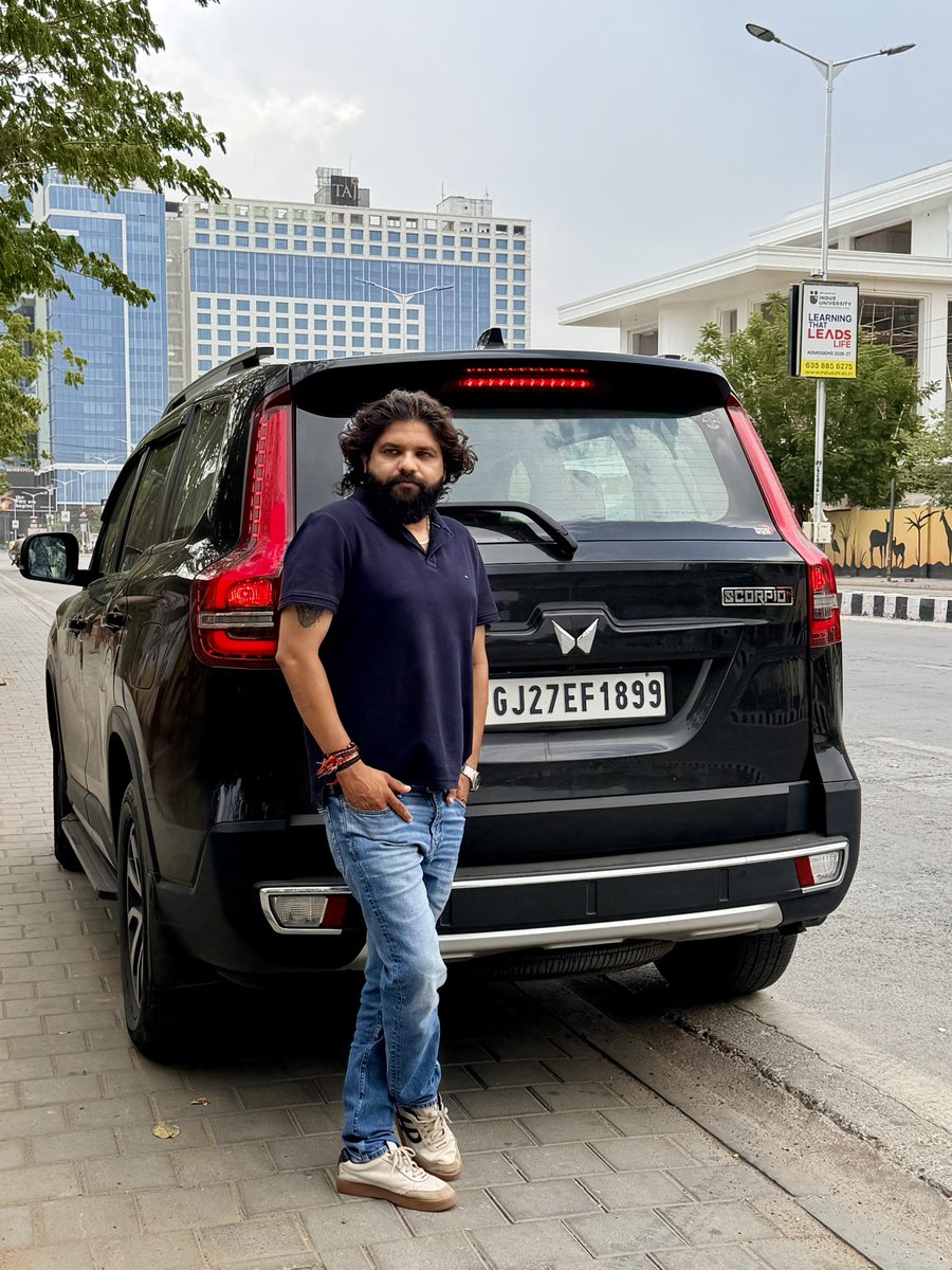 DBharda11's tweet photo. I’m not racing against anyone.
I’m simply becoming a better version of myself every day. 🦅
#SBR #ahmedabad https://t.co/6WuxEfvRV5