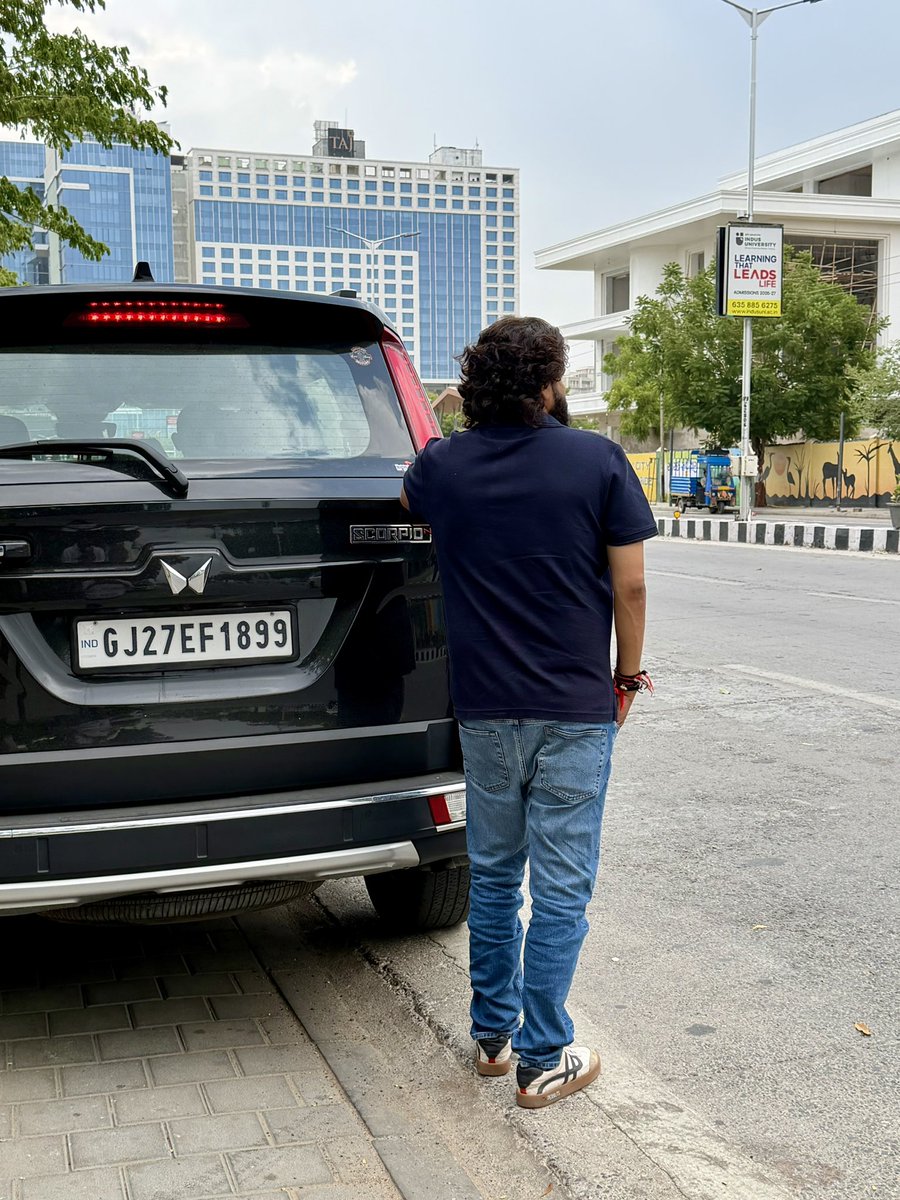 DBharda11's tweet photo. I’m not racing against anyone.
I’m simply becoming a better version of myself every day. 🦅
#SBR #ahmedabad https://t.co/6WuxEfvRV5