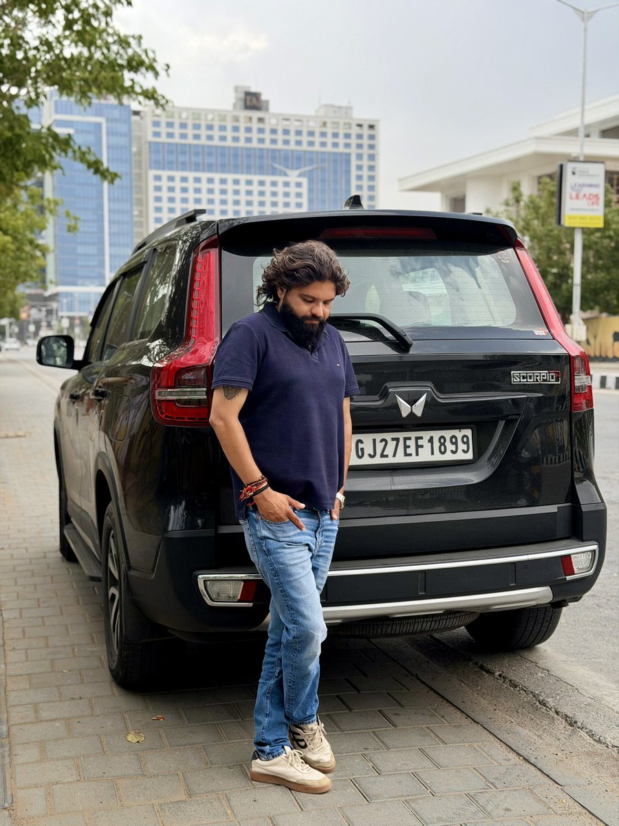 DBharda11's tweet photo. I’m not racing against anyone.
I’m simply becoming a better version of myself every day. 🦅
#SBR #ahmedabad https://t.co/6WuxEfvRV5