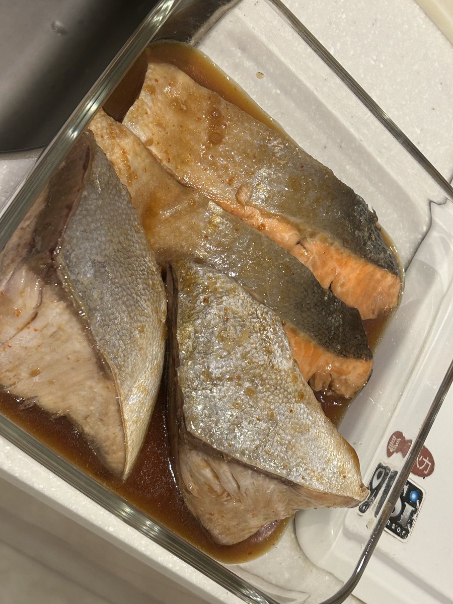 kasukasux's tweet photo. ブリと銀鮭が安かったので、照り焼きにしてみた。あとは、薬味買いに行こう！
#ブリてり
 #薬味好き #オヤジ飯 https://t.co/K1zWj2UGEB