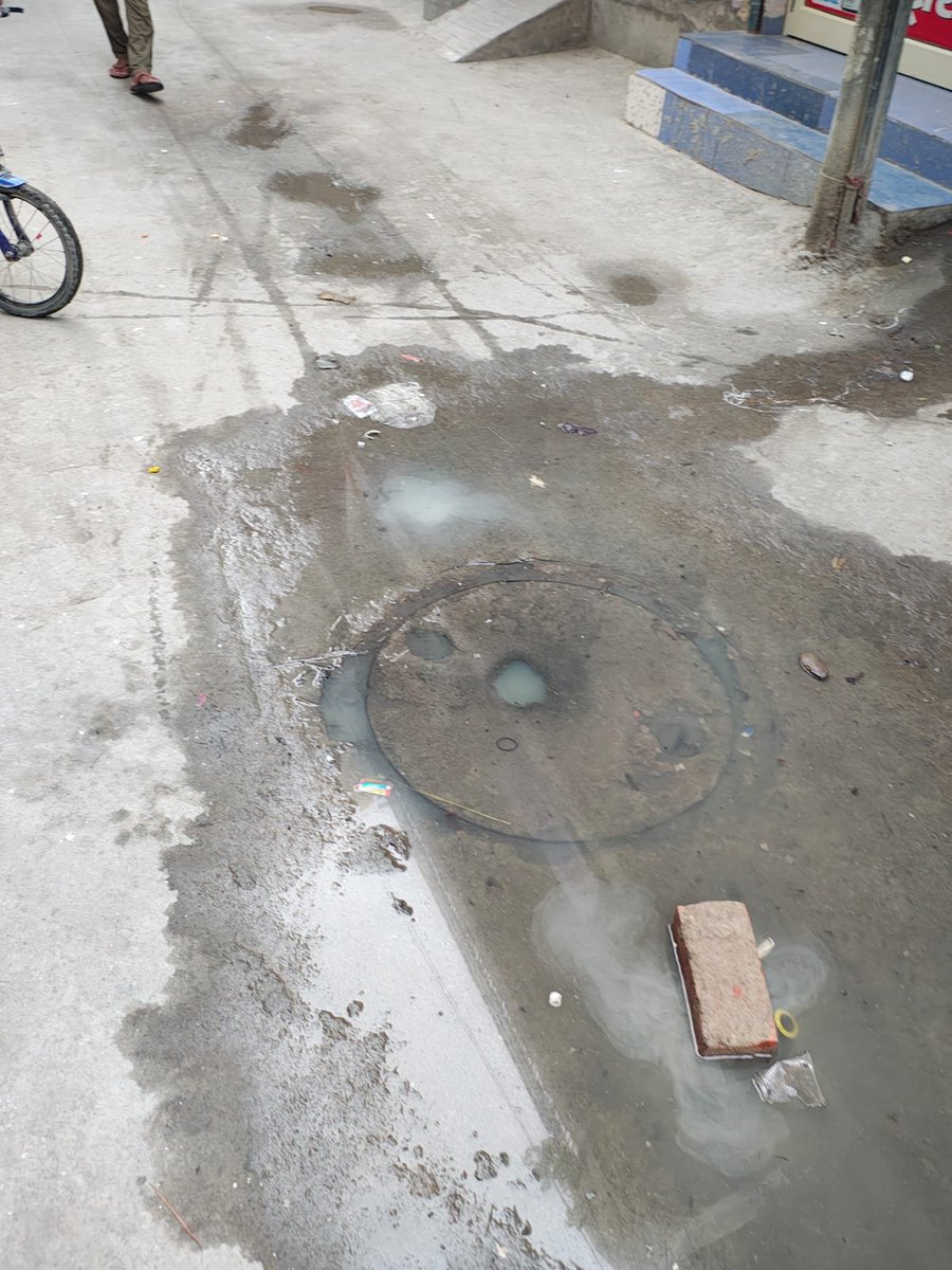 Gabbar_back_DWK's tweet photo. I am writing to report a sewage overflow on our street near (RZ A3/82 DURGA PARK,NEW DELHI 110045
Dirty water is leaking onto the road, creating a terrible smell and a serious health risk.
Please send a team to fix this blockage and clean the area immediately.
Thank you, https://t.co/q52CTbBRlL