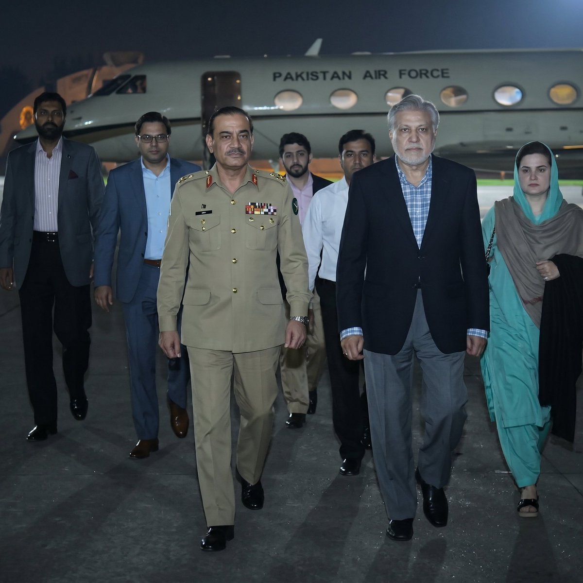 pakistanwalli's tweet photo. اسحاق ڈار کے پوتے رضا ڈار نے غیر ملکی خواتین کو اغوا کر کے، اجتماعی زیادتی کرتے ہوئے جس باس کا ذکر کیا تھا، نہ وہ اسحاق ڈار تھا، نہ مریم نواز، نہ جنید صفدر، نہ سیکٹر کمانڈر۔ وہ عاصم منیر کی بات کر رہا تھا۔ https://t.co/SaK9FrofDp