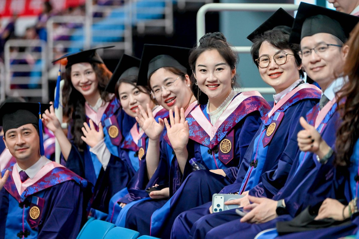 SEM_Tsinghua's tweet photo. Congratulations to the 1,509 graduates of Tsinghua SEM's #classof2026! Here are more details: https://t.co/zluqY5f1A2
Commencement isn't the end—it's the beginning of an exciting new chapter. Wherever life takes you next, may you lead with curiosity, courage, and purpose. #SEMer https://t.co/XwaqHvigwC