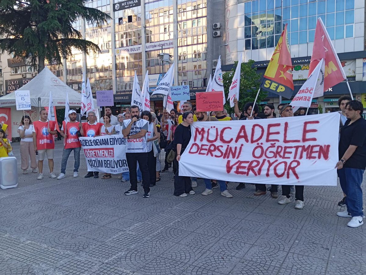 SamsunSEP's tweet photo. Özel Sektör Öğretmenleri Sendikasının gerçekleştirmiş olduğu basın açıklamasına katıldık.

Haklı ve meşru talepleri için yılmadan mücadele eden öğretmenlerimizin mücadelesinin yanındayız.

Mücadele Dersini Öğretmenler Veriyor! https://t.co/d6GjxxOrrL