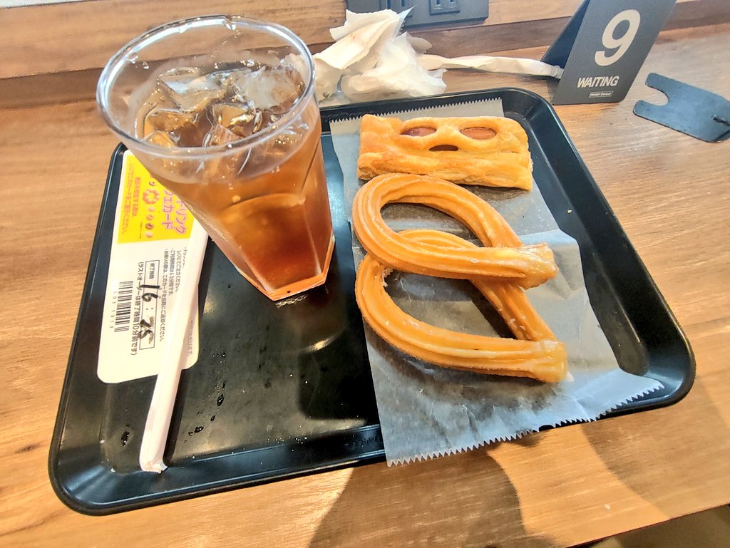 nm7armwrestler's tweet photo. 初ミスドのビュッフェ🍩
ハニーチュロなるものを生まれて初めて食べたんだが、ミスドのメニューで一番好きかもしれん。
ただ、甘いものはあまり量入らないんだよなぁ…笑 https://t.co/vBgJenJTEH