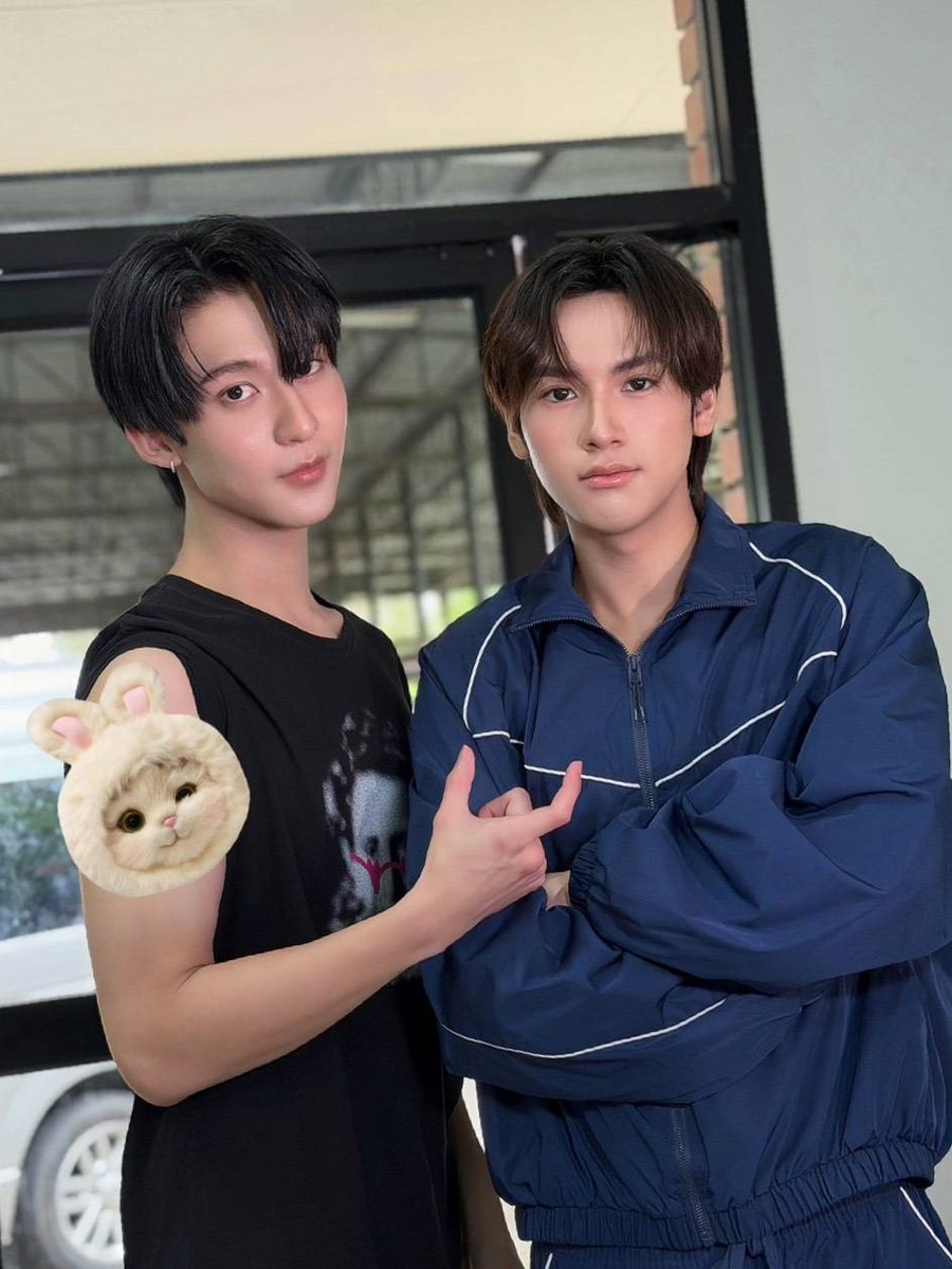 MrFanboySeries's tweet photo. รักสุดใจนายแฟนบอย Mr. Fanboy Series 📸

โถ่ ๆๆๆ น้องเร็นจิอุตส่าห์ชาร์จพลังกล้ามเตรียมแกล้งน้องธาม แต่โดนบึนนนปากใส่ ถึงกับเก็บหมัดเหมียวเลยนะคะ 😚

MR FANBOY Q23
#รักสุดใจนายแฟนบอยQ23 https://t.co/z2XtXq3CaF