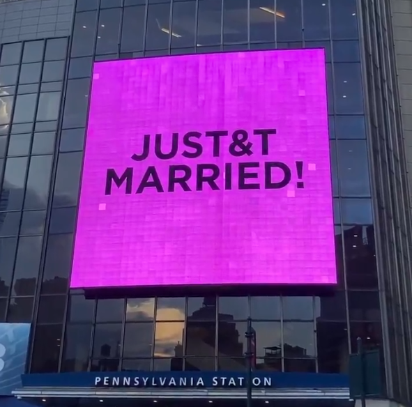 AboutMusicYT's tweet photo. Taylor Swift and Travis Kelce's wedding generated over 2.1 million posts on Twitter today. At the peak of the ceremony, more than 160,000 posts were made in a single hour, averaging over 2,600 posts per minute. https://t.co/i31kC4WKre