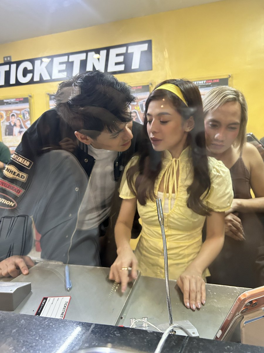dbcutie8's tweet photo. Gaano po kaclose??? Bibili na lang ng ticket, nainggit paaaa :((( hahahahaha hello Mama Milooo!!

DUSBI TICKET SELLING
#DustBiaLoveActually https://t.co/BkzxkqO33S