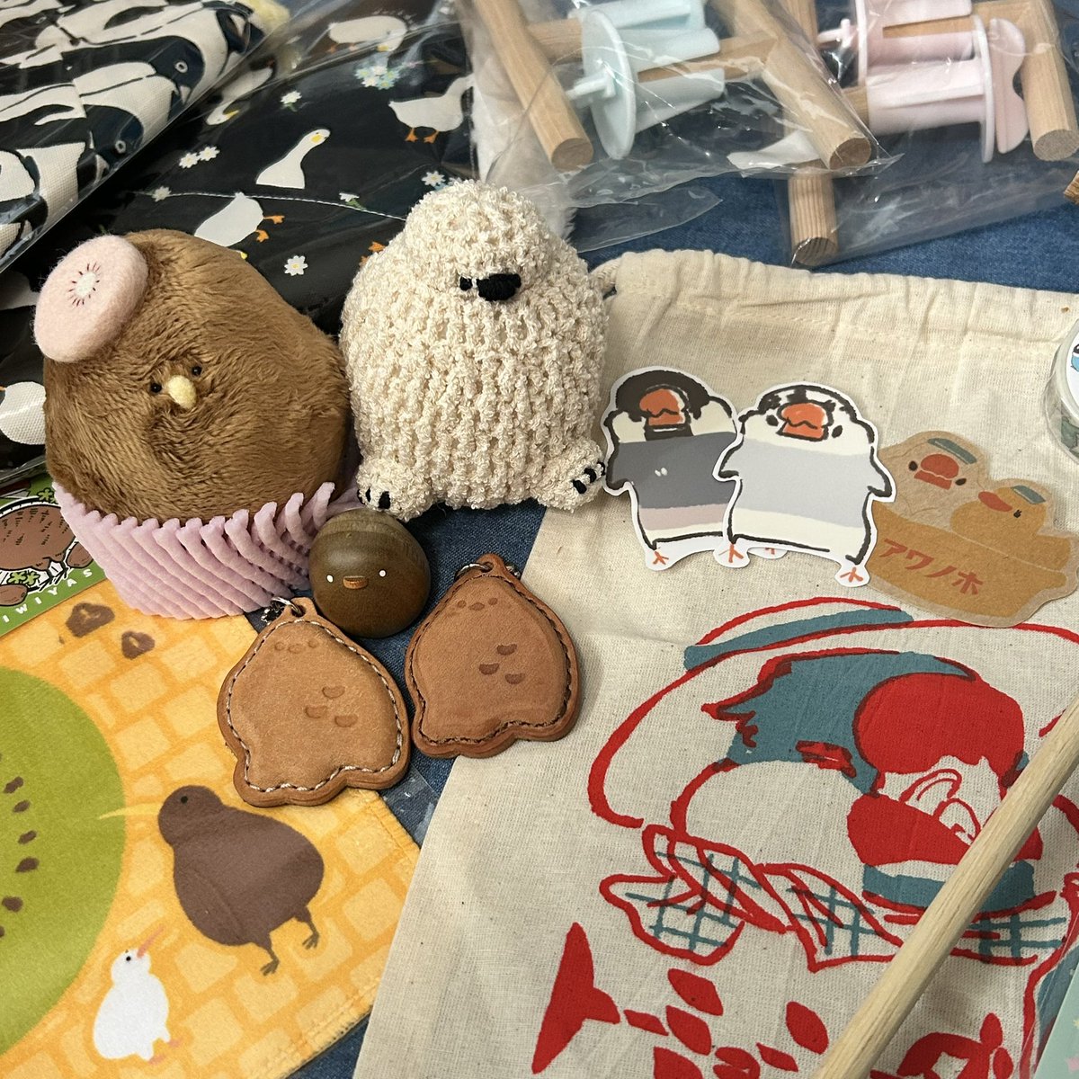 bnbkkpoo's tweet photo. 鳥フェス浅草楽しかったです👽🪐🌻 https://t.co/N0W0tCWVa1