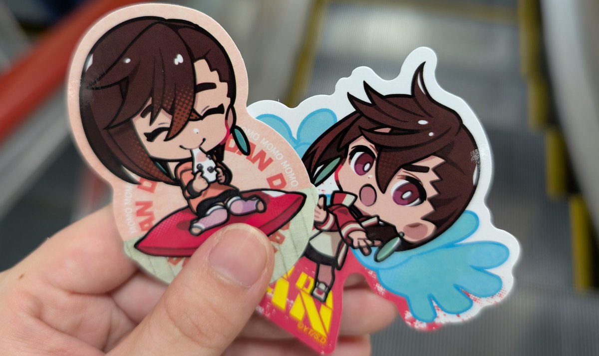 _mayu_0615's tweet photo. 最寄りのSeriaで買い占めてももちゃん単独2枚そしてレア2枚GET
まだスマホケースが整理できてないけど舞台には絶対入れてく‼️

 #村山彩希 ©  #ダンダダン さん https://t.co/I7DamEpKwr