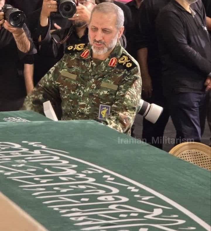 maahditorabi's tweet photo. امروز لباس عزای ما لباس رزم‌ه https://t.co/il6gXvyFuE