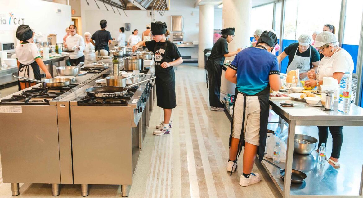_versionradio_'s tweet photo. Versión Actualidad.
Tercera edición de Superchef Junior en #Elche.
Más actualidad en https://t.co/QC6MC0yV3w y cada hora en versionradiof.m
https://t.co/vZ3lDf24BK https://t.co/56sm6exslW