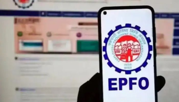 tv13gujarati's tweet photo. EPFO પોર્ટલ પર મોટો ફેરફાર: બે મહત્વની સેવાઓ બંધ, હવે આ રીતે થશે કામ!
#EPFO #ProvidentFund #DigitalIndia #UANActivation #UMANGApp #EPFUpdate #tv13gujarati
https://t.co/z623zGvCAk https://t.co/2rplXQKUw5