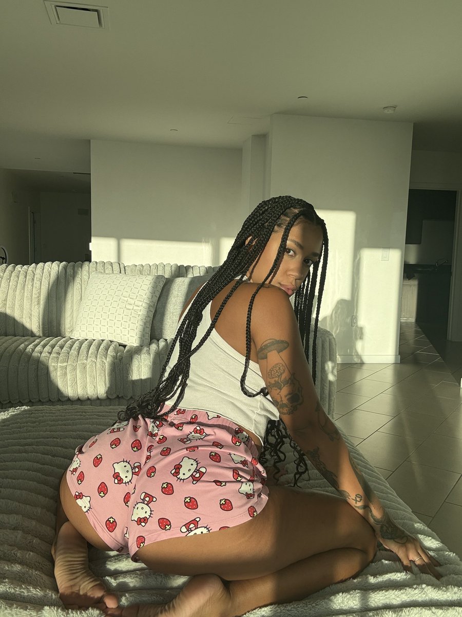 XNadiajay's tweet photo. Who actually tryna link??😩💦
DM is open😝💦
#Miami #stayfreaky #MiamiGardens #MiamiFreaks #MiamiVibes #MiamiNights #DowntownMiami #MiamiMeetups #MagicCity #305Freaks #SouthBeachNights https://t.co/mfuyHlgZPc