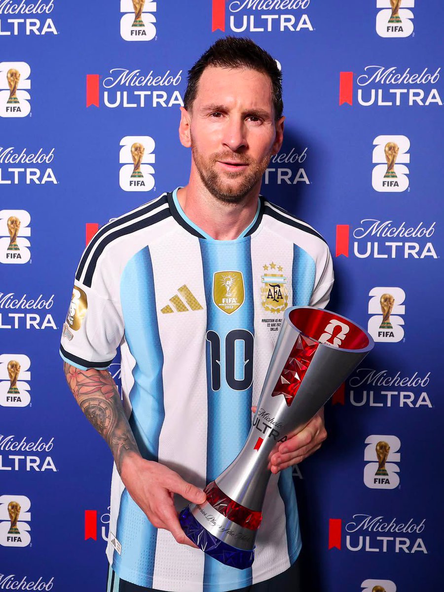 KalubaBene2003's tweet photo. 🚨🚨🚨 OFFICIEL ! LIONEL MESSI est élu homme du match ! 🐐🇦🇷

⭐ Note : 9,5

Nouvelle prestation magistrale du GOAT : Lionel Messi mène l’Argentine à une victoire spectaculaire 3-2 face au Cap-Vert et décroche le titre d’homme du match. 👏⚽

Laisse un un cœur pour Messi (❤️) https://t.co/mXR9sjCQcQ