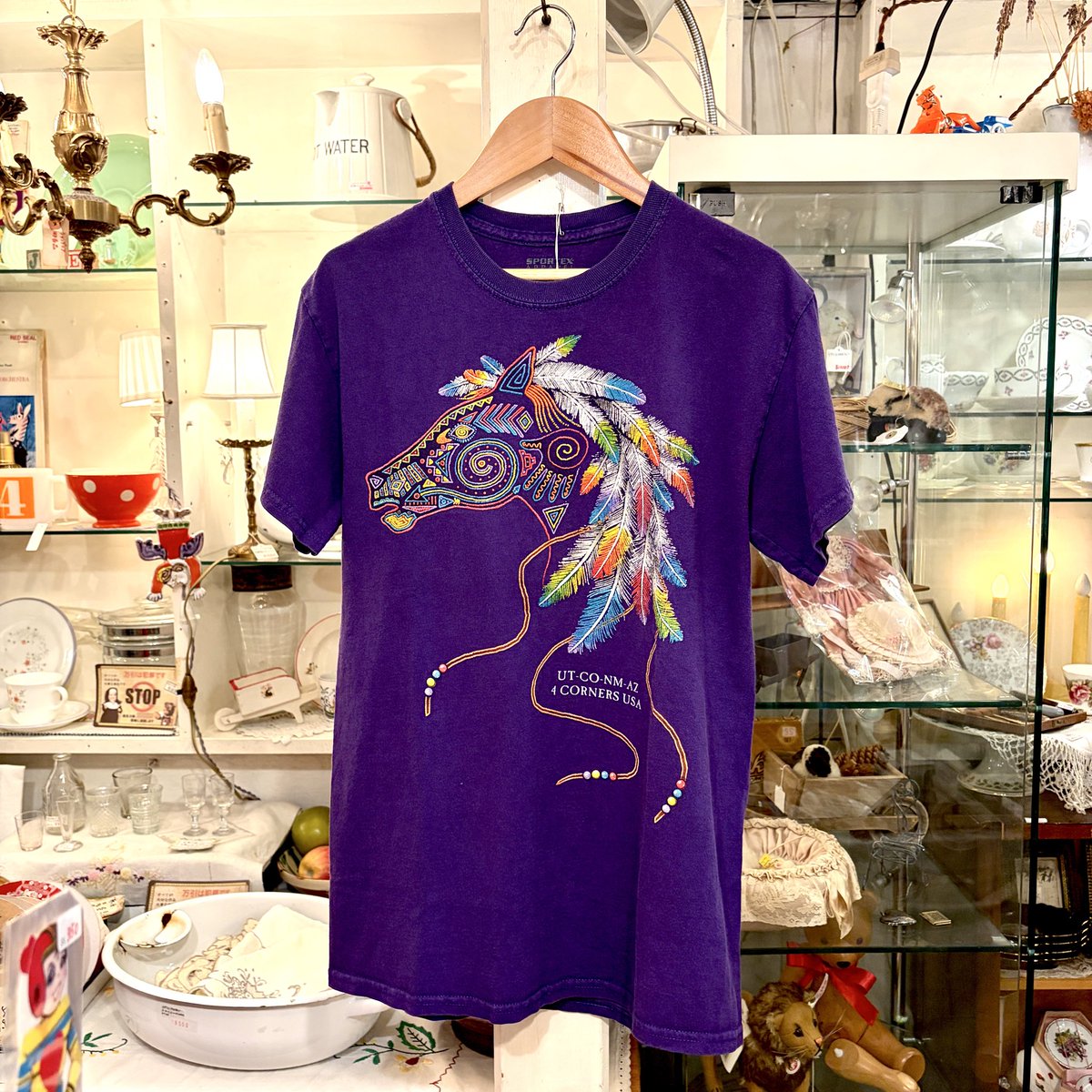 redbarrow1112's tweet photo. 本日もご来店いただきましてありがとうございます🧸✨

店頭には古着のTシャツやポロシャツも入荷しております👕🐎🎡✨お手持ちのアイテムとも合わせてぜひお試しください👖🎶

本日も18時までお待ちしております♪

#レッドバロウ #redbarrow #古着 #アンティーク https://t.co/F85otLb8Om