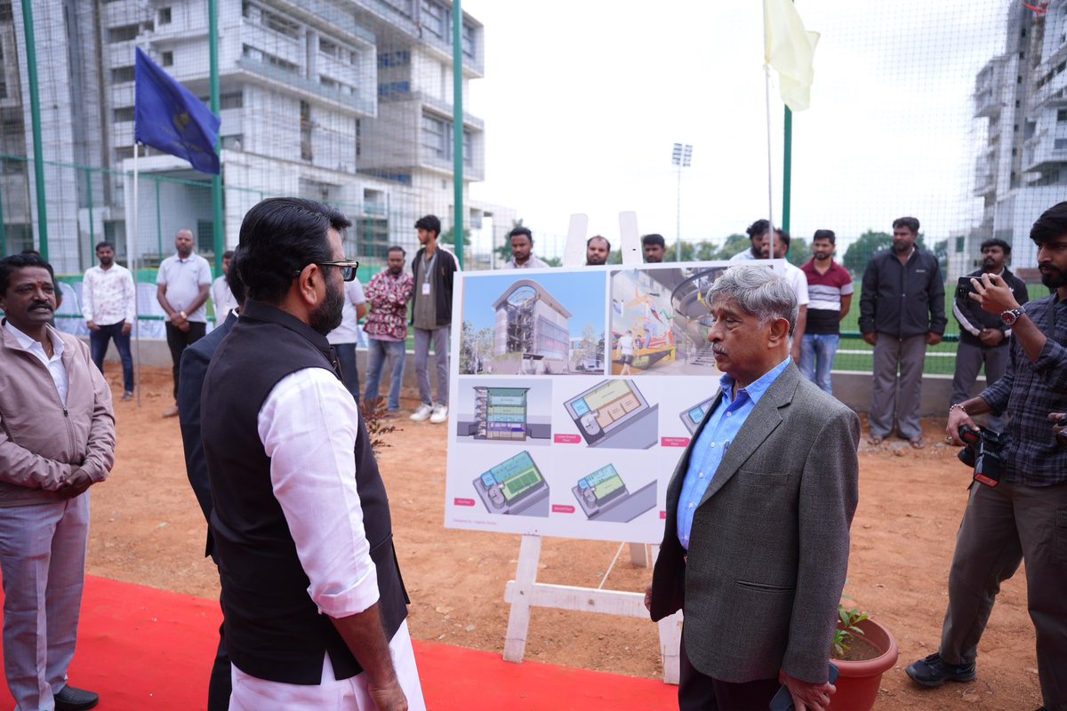 mlanaharis's tweet photo. Glad to unveil the CMRU Astro Turf Football Ground and Inaugurate the Inter-Club Football Tournament today at the CMR University Lakeside Campus. (1/2) https://t.co/d1Y3JLzi7B